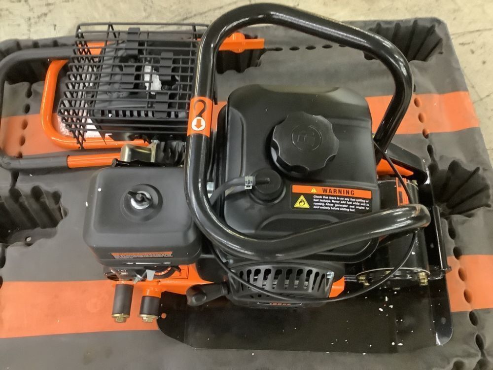 VEVOR Vibratory Compaction Tamper, 6.5 HP, 196CC Gas Engine, 4,200 lbs Force, 5,600 VPM - Image 8 - Lot 30