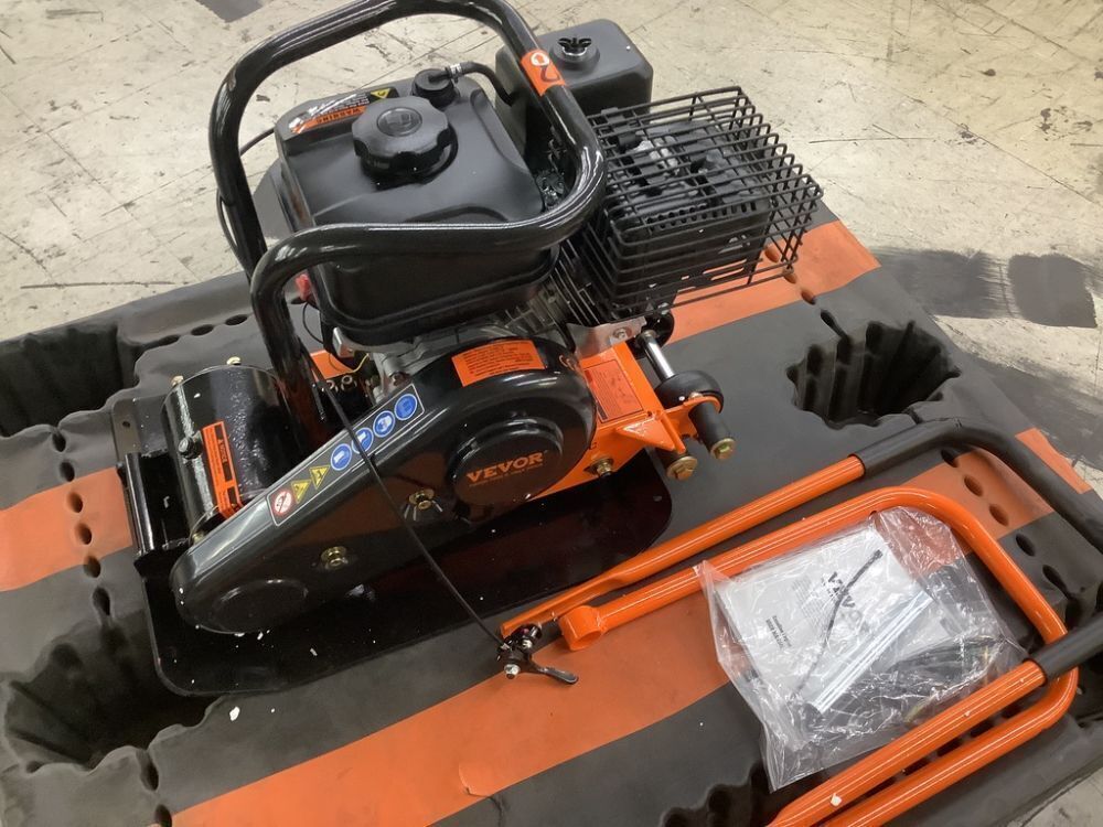 VEVOR Vibratory Compaction Tamper, 6.5 HP, 196CC Gas Engine, 4,200 lbs Force, 5,600 VPM - Image 9 - Lot 30