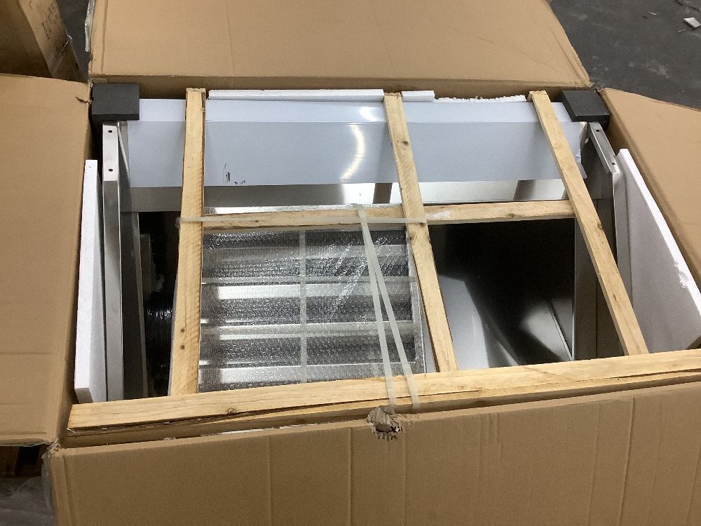 VEVOR 4FT Commercial Food Truck Exhaust Hood with 2 Detachable U-shaped Grid Oil Filter Mesh - Image 2 - Lot 36