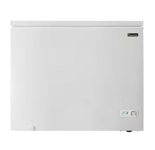 Magic Chef 7.0 cu. ft. Chest Freezer in White - Lot 44JF