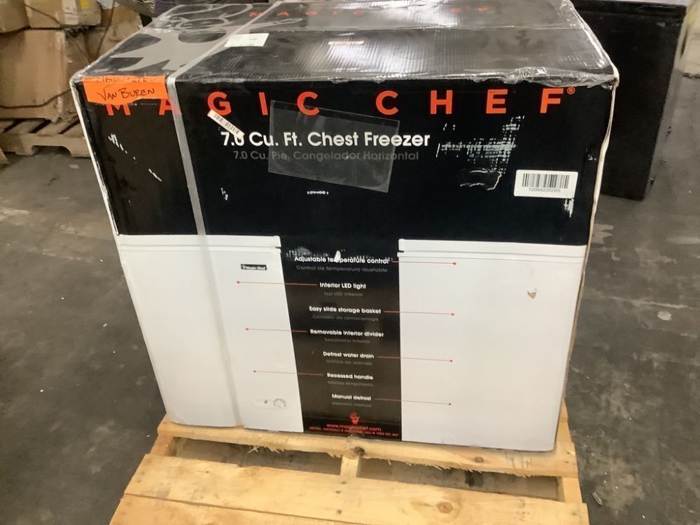 Magic Chef 7.0 cu. ft. Chest Freezer in White - Image 2 - Lot 44JF