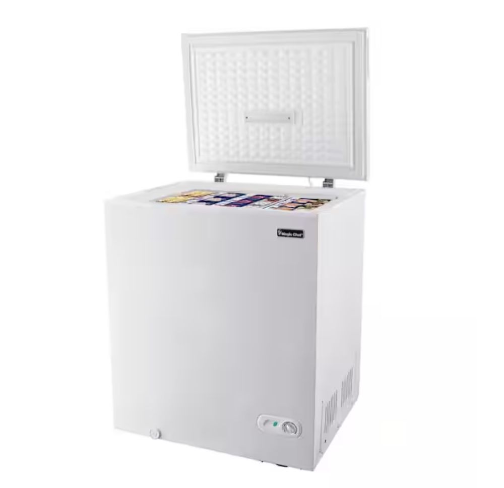 Magic Chef 5.0 cu. ft. Chest Freezer in White - Small Dents - Image 1 - Lot 47JF