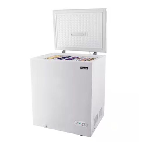 Magic Chef 5.0 cu. ft. Chest Freezer in White - Small Dents - Lot 47JF