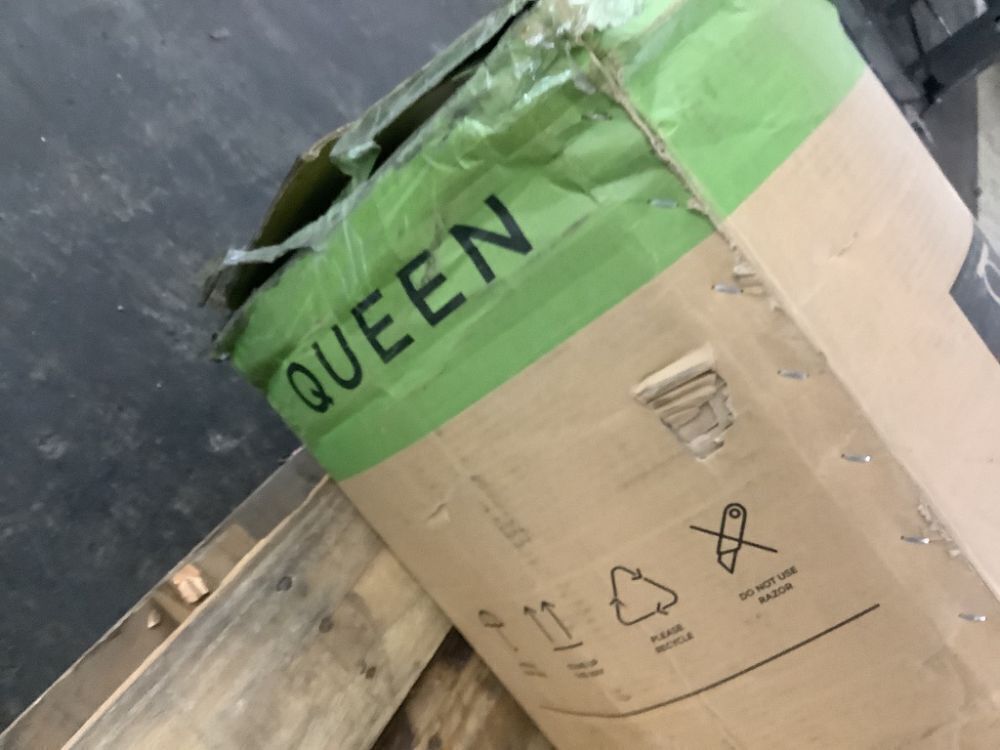 Queen 12in Medium-Firm Green Tea & Charcoal Gel Memory Foam Mattress - Image 4 - Lot 50