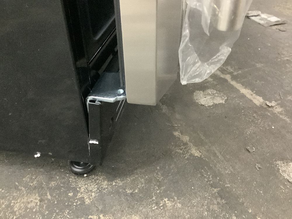 Magic Chef 154 (12 oz.) Can Beverage Cooler - Scratch & Dent, Door Closes but Needs Adjusted - Image 6 - Lot 57JF