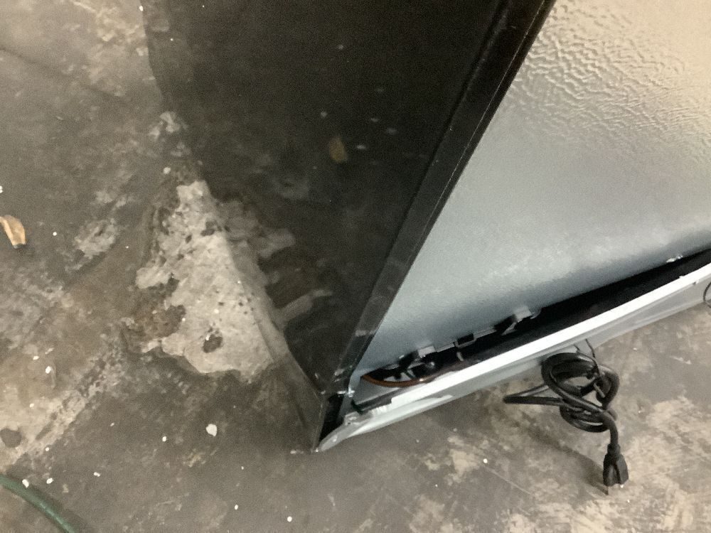 Magic Chef 154 (12 oz.) Can Beverage Cooler - Scratch & Dent, Door Closes but Needs Adjusted - Image 11 - Lot 57JF