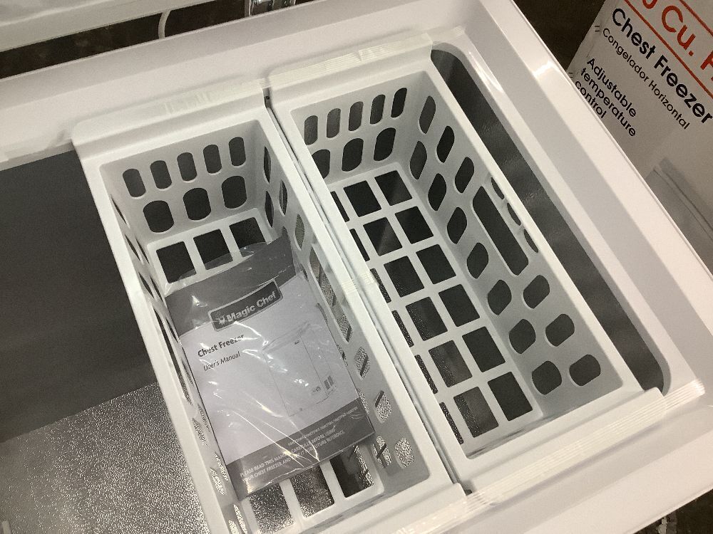 Magic Chef 7.0 cu. ft. Chest Freezer in White - Lid Hinges are Uneven, Dented - Image 10 - Lot 63JF