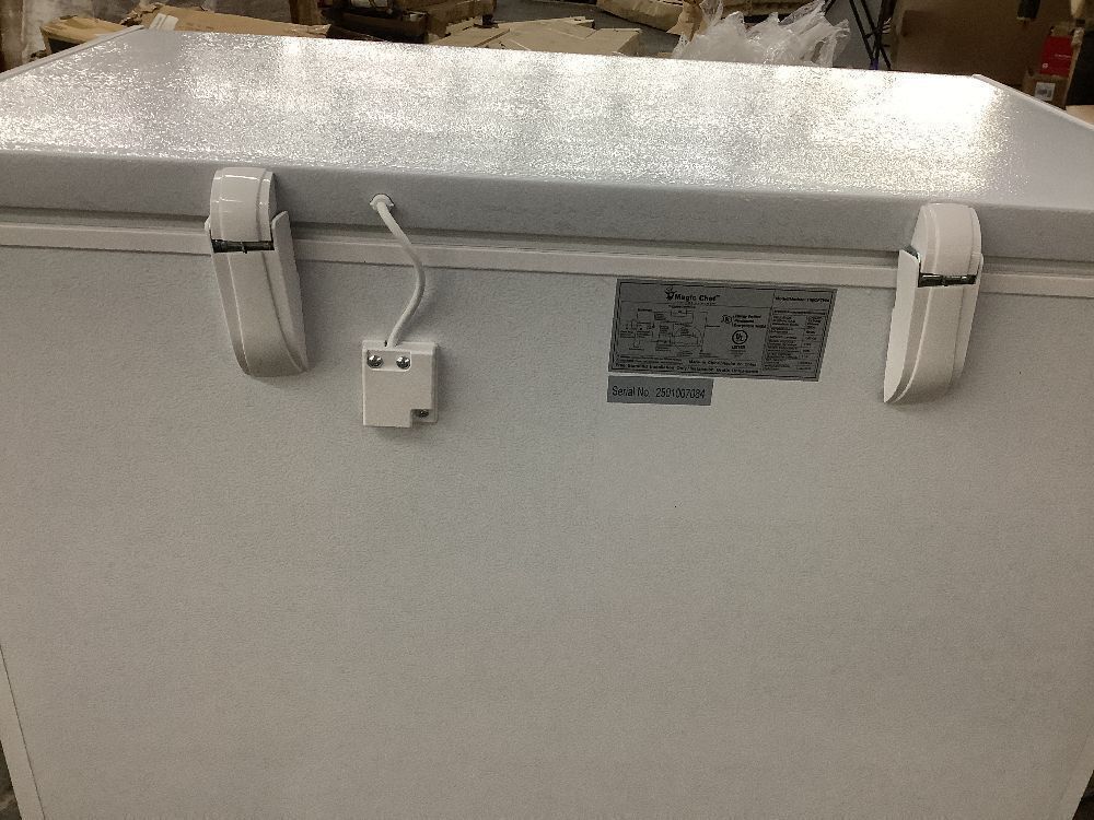 Magic Chef 7.0 cu. ft. Chest Freezer in White - Lid Hinges are Uneven, Dented - Image 12 - Lot 63JF