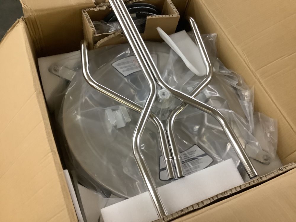 VEVOR 24" Pressure Washer Surface Cleaner, 4000 Max PSI, 3/8 Quick Connector, 2 Spray Nozzles, Dual Handle - Image 3 - Lot 85