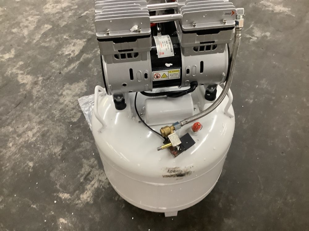 Oil-Free Air Compressor - Image 4 - Lot 89