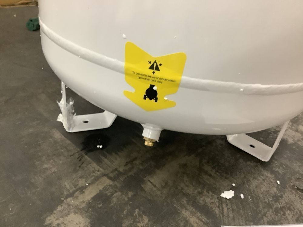 Oil-Free Air Compressor - Image 8 - Lot 89