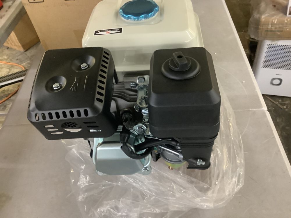 6.5 HP Gasoline Engine OHV Air Cooled Pull Start 4 Stroke 160CC - Dented Exhaust Heat Shield - Image 4 - Lot 111