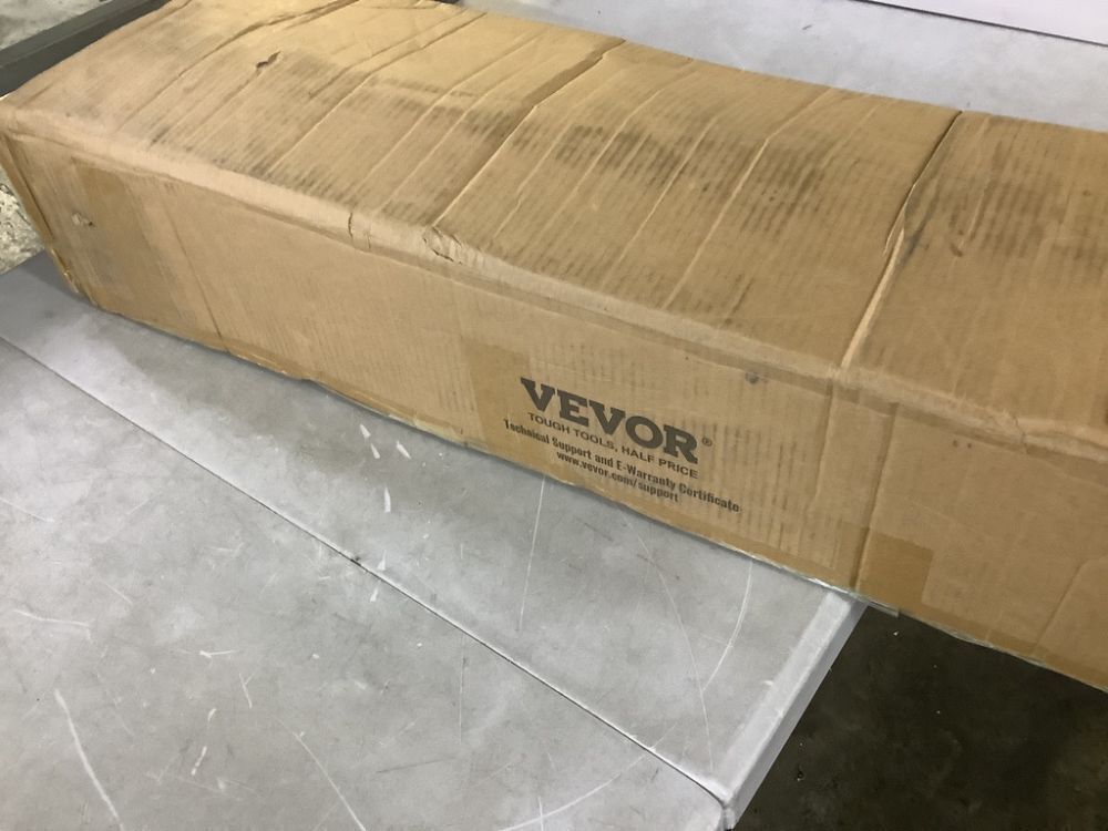 VEVOR Walk-in Tunnel Greenhouse with Galvanized Steel Hoops, 1 Top Beam, Diagonal Poles, Zippered Door & 6 Roll-up Windows, 9.8 x 6.6 x 6.6 ft - Image 4 - Lot 114