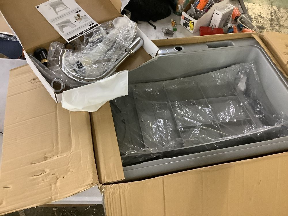 VINGLI Utility Sink - Image 4 - Lot 120