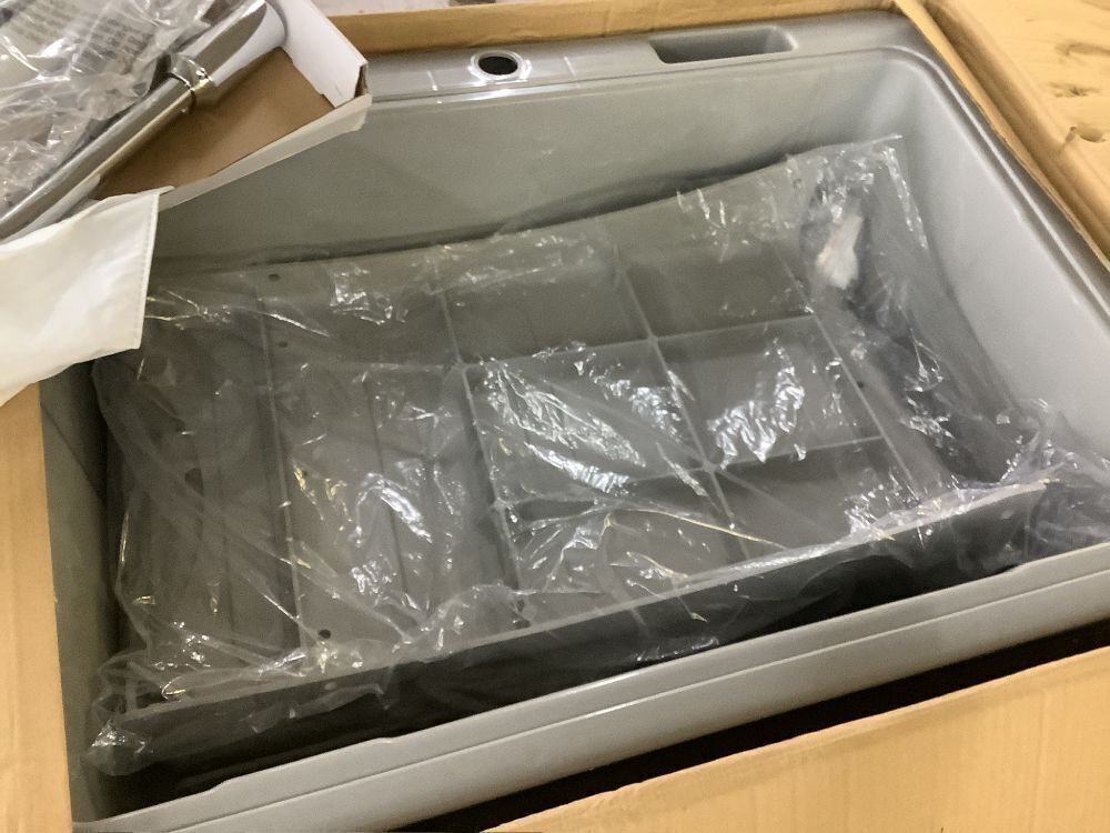 VINGLI Utility Sink - Image 5 - Lot 120