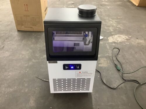 13.5 in. 90 lb. 24H Half Size Cube Built-In/Freestanding Commercial Ice Maker in Stainless Steel with 15 lb. Storage Bin - Powers Up & Compressor Kicks On NTF - Lot 129JF