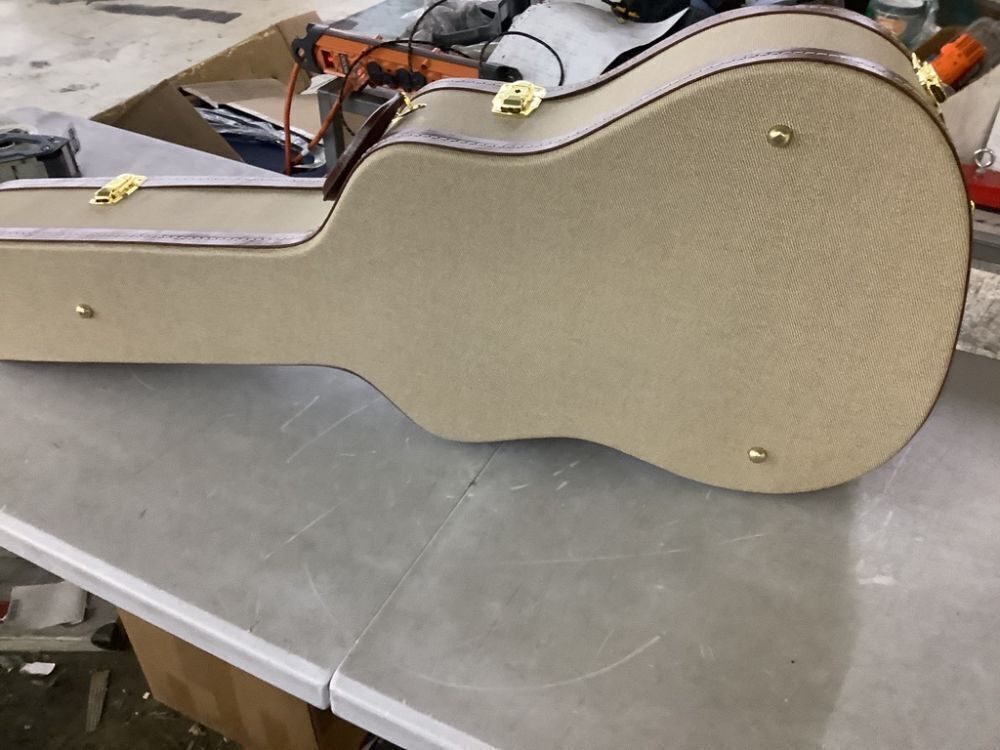 Glarry Flat Surface Classical Guitar Microgroove Hard Shell Case - Image 6 - Lot 149