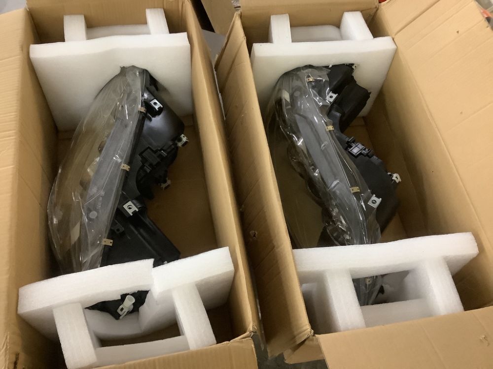Headlight Assembly Pair for 2006-2008 Mazda 6 - Image 3 - Lot 252