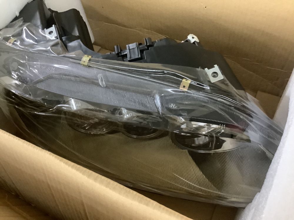Headlight Assembly Pair for 2006-2008 Mazda 6 - Image 4 - Lot 252