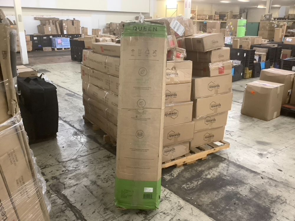 Queen 12in Medium-Firm Green Tea & Charcoal Gel Memory Foam Mattress - Image 2 - Lot 284