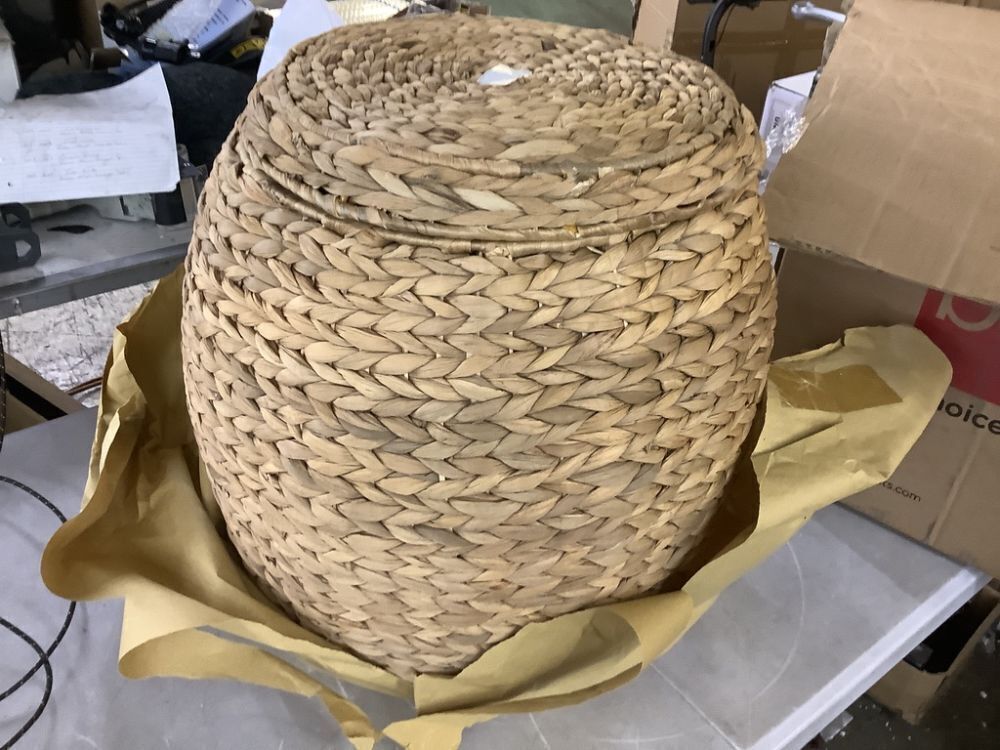 Multipurpose Hyacinth Storage Tote Basket - Bent - Image 4 - Lot 346
