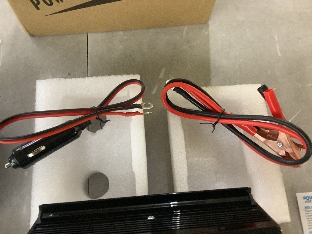 Solar Power Inverter - Image 4 - Lot 457