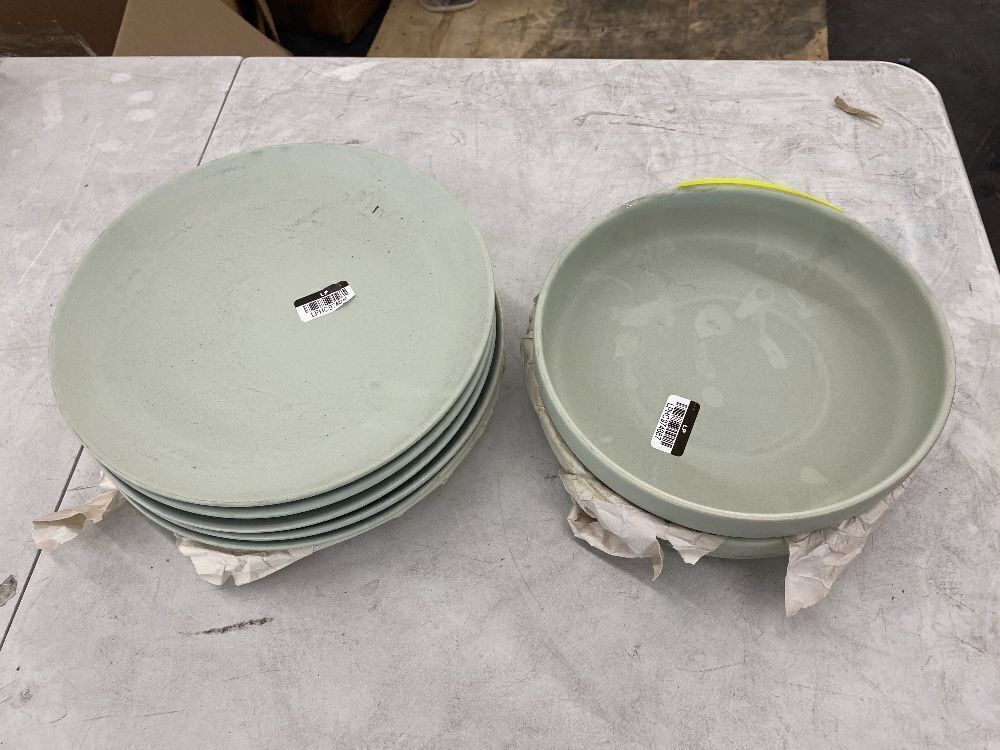 Lot of (6) Stoneware Dinner Plates & (2) Bowls - Some Scuffs - Image 2 - Lot 515