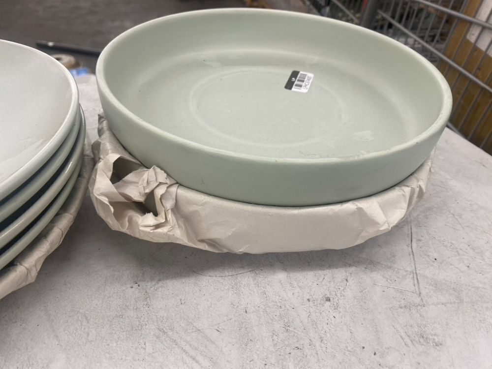 Lot of (6) Stoneware Dinner Plates & (2) Bowls - Some Scuffs - Image 4 - Lot 515