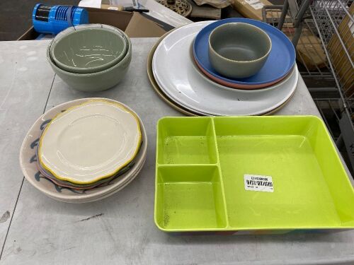 Lot of Dishes - Lot 516