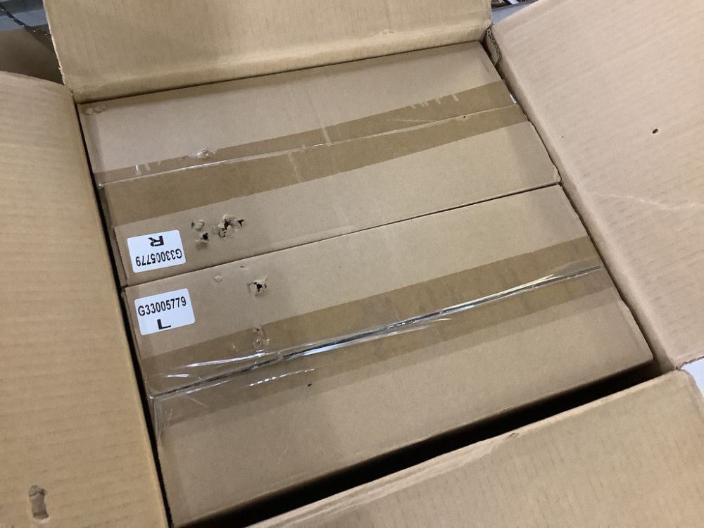 Pair of Side Mirrors for 07-13 Chevy Silverado 1500 2500 HD 3500 HD, GMC Sierra 1500 2500 HD, GMC Yukon/Yukon XL 1500 - Image 2 - Lot 549