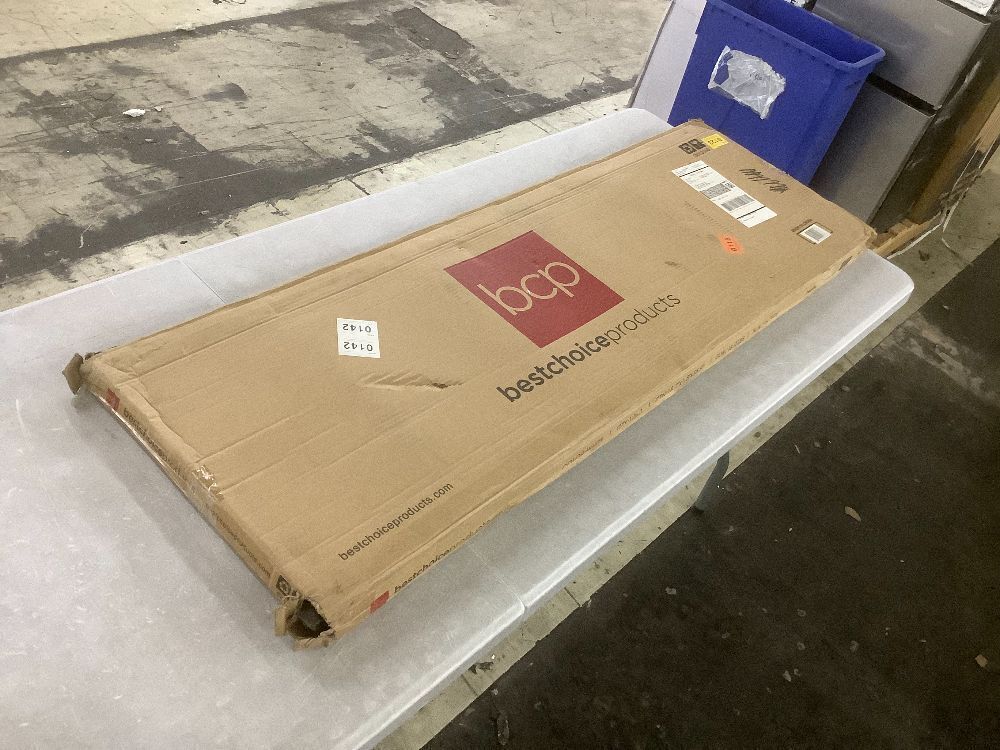 Folding Steel 4-Step Ladder w/ Hand Rail, Wide Steps, 330lbs Capacity - Image 2 - Lot 562