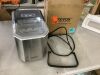 9 in. 26.5lb./24H Bullet Ice Countertop Portable Ice Maker in Silver 9 Cubes/6Mins Auto-Cleaning - Thumbnail 1