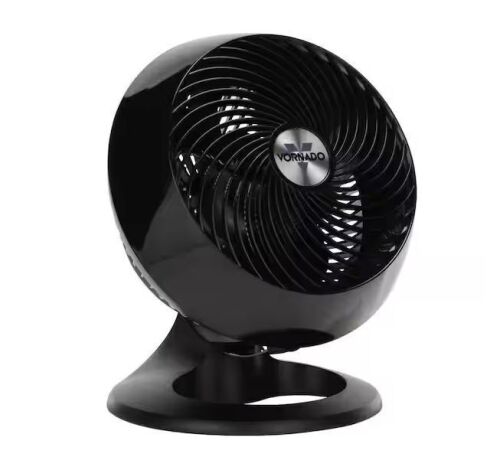 Vornado 660 10 in. Whole Room Air Circulator Fan - Lot 710JF