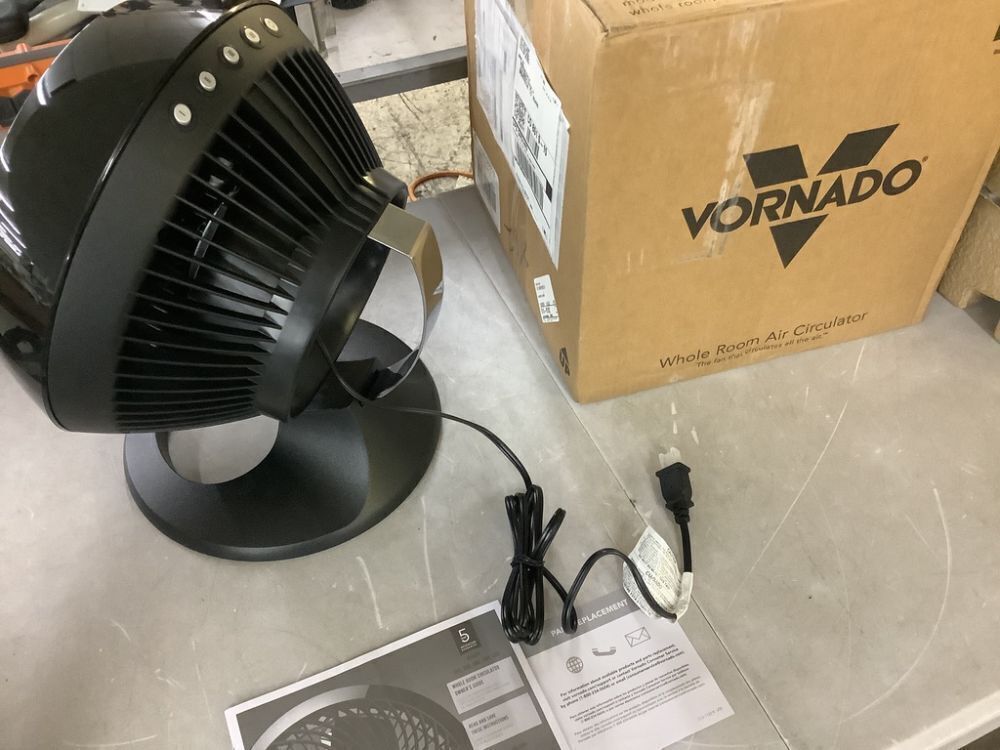 Vornado 660 10 in. Whole Room Air Circulator Fan - Image 4 - Lot 710JF