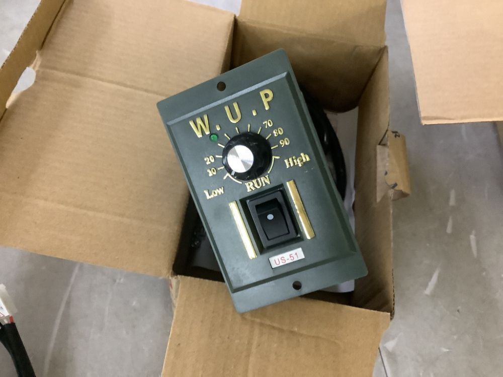Gear Head Motor & Controller - Image 4 - Lot 747