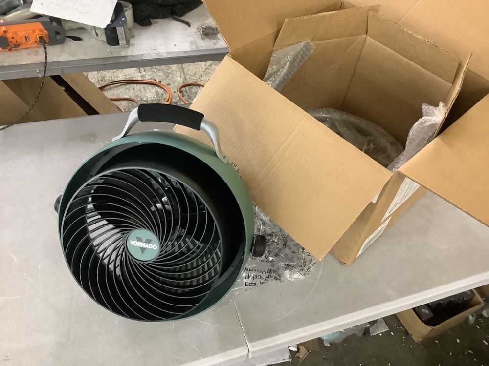 Vornado 293HD 10.75 in. Large Heavy-Duty Floor Fan, High-Velocity Air Circulator Shop Fan, Green - Image 2 - Lot 615JF