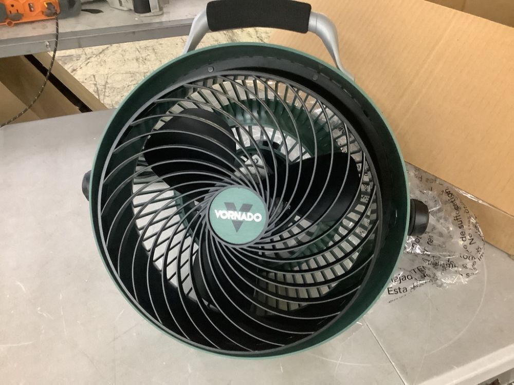 Vornado 293HD 10.75 in. Large Heavy-Duty Floor Fan, High-Velocity Air Circulator Shop Fan, Green - Image 3 - Lot 615JF