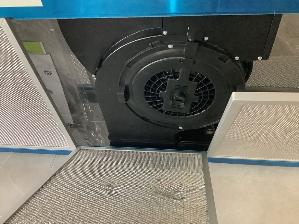 AKDY 36 in. 58 CFM Convertible Under Cabinet Range Hood in Brushed Stainless Steel with 2 Carbon Filters and Push Button - Small Dents - Image 6 - Lot 608JF