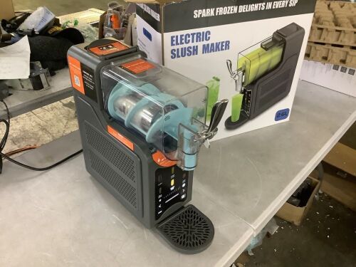 88 oz. Black Large Capacity Self-Cleaning Slushie Machines with 5 Smart Modes, No Ice Required - Lot 136JF