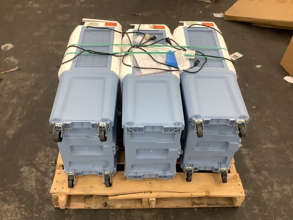Lot of (3) 3450 CFM Indoor/Outdoor Portable Evaporative Cooler for 1000 sq. ft., 11 Gallon Tank - Uninspected - Image 6 - Lot 137JF