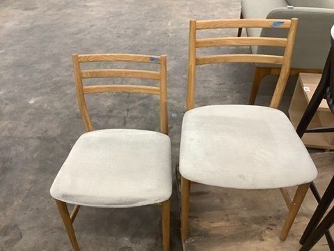 Set of 2 chairs - Lot 10042
