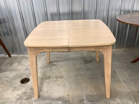 ARTICLE Plumas Expanding Dining Table - Lot 10058