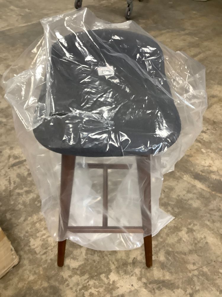 Bar Stool - Image 2 - Lot 7191