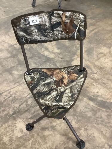 360 Swivel Portable Hunting Chair - Lot 7171