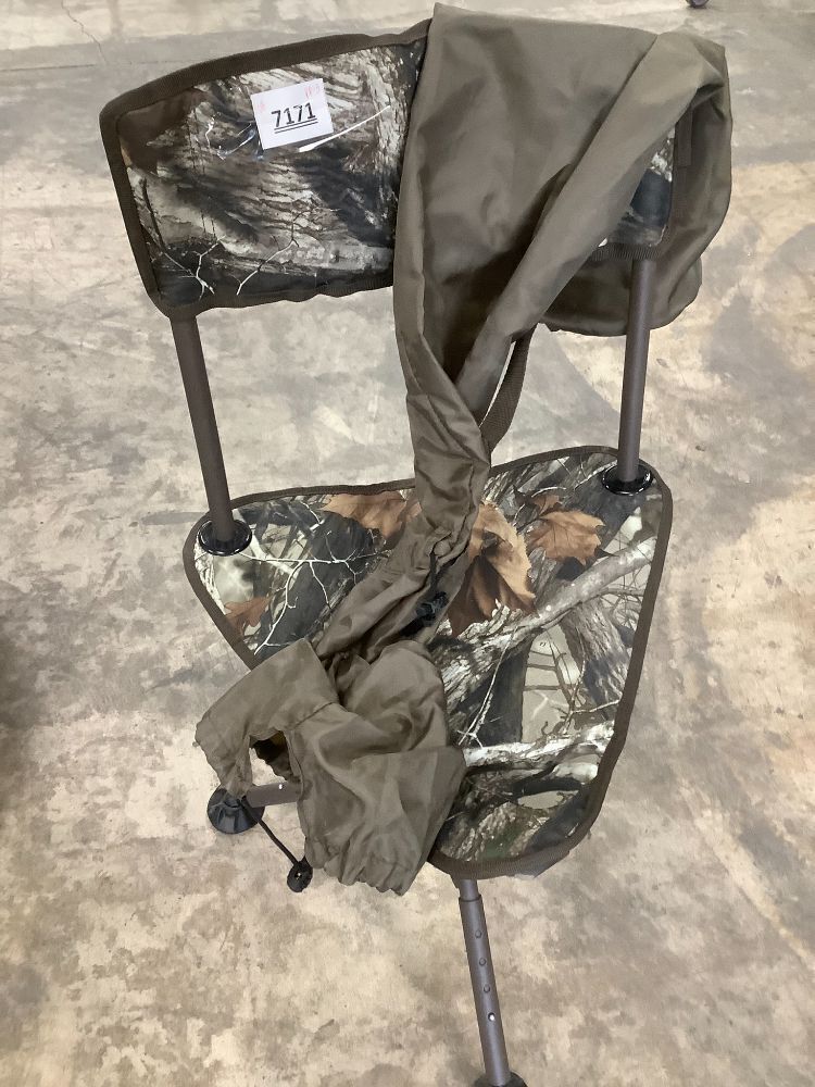 360 Swivel Portable Hunting Chair - Image 3 - Lot 7171