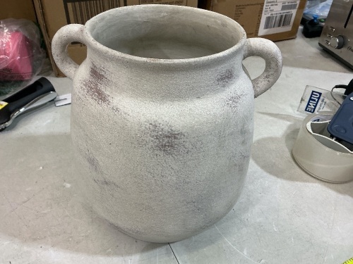 Threshold Stoneware vase with handles - Lot 59