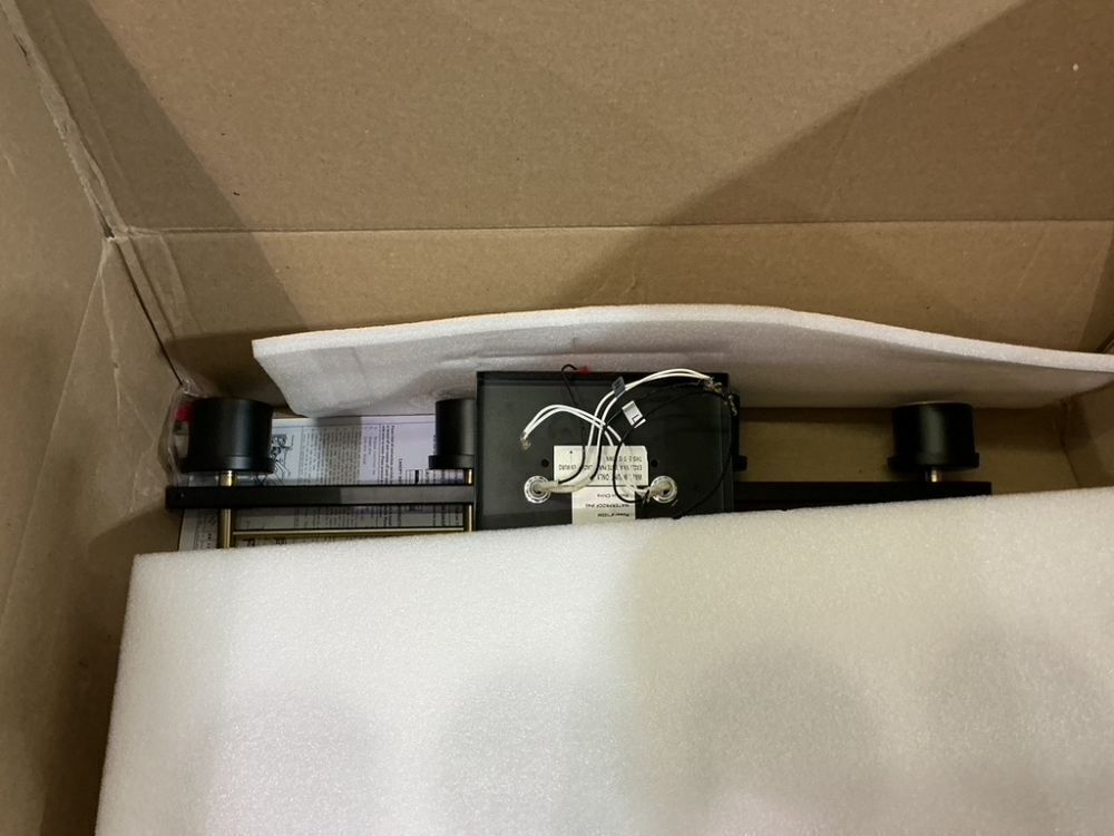 4 shade vanity light - Image 1 - Lot 88