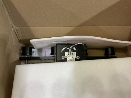 4 shade vanity light - Lot 88