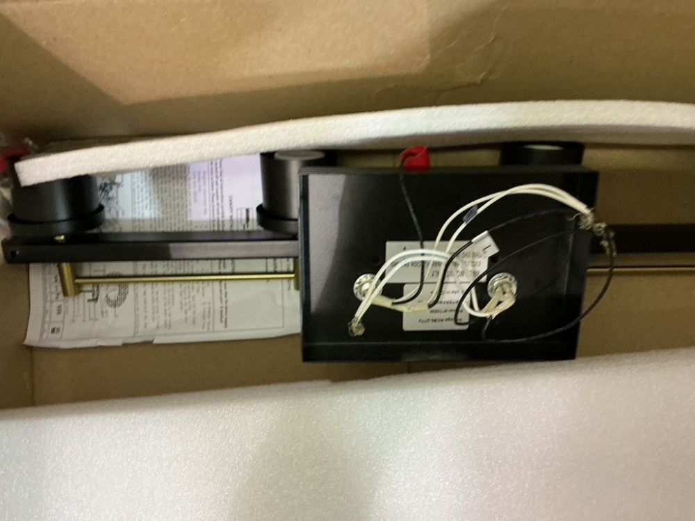 4 shade vanity light - Image 3 - Lot 88