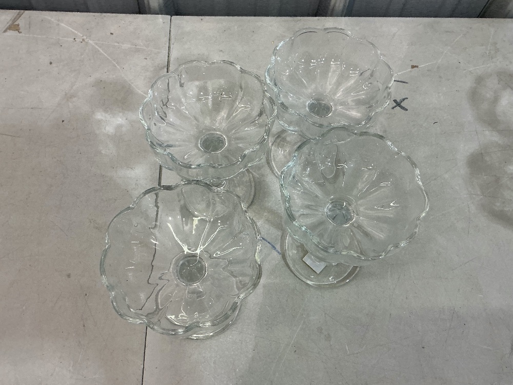 (15) Sundae/Sherbert Glasses - Image 1 - Lot 94
